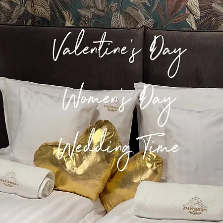 Pod Debowcem Premium Jungle アパート *