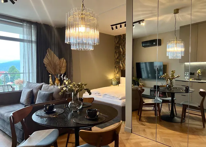 Pod Debowcem Premium Jungle Apartment