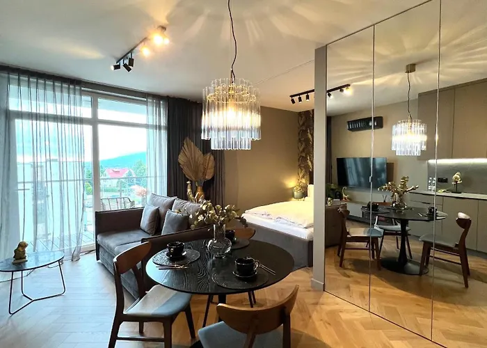 Pod Debowcem Premium Jungle דירה ביילסקו-ביאלה